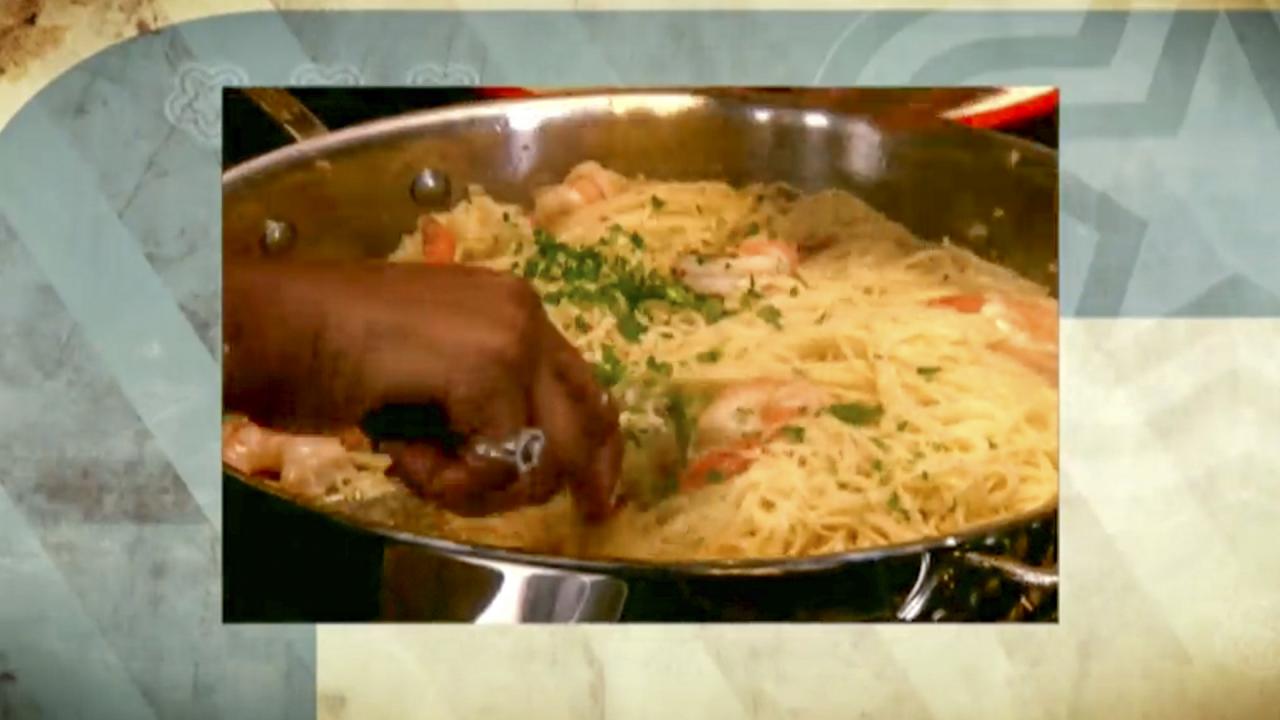 The Neelys Make Shrimp Scampi