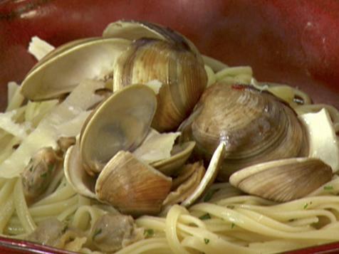 Linguine with White Clam Sauce
