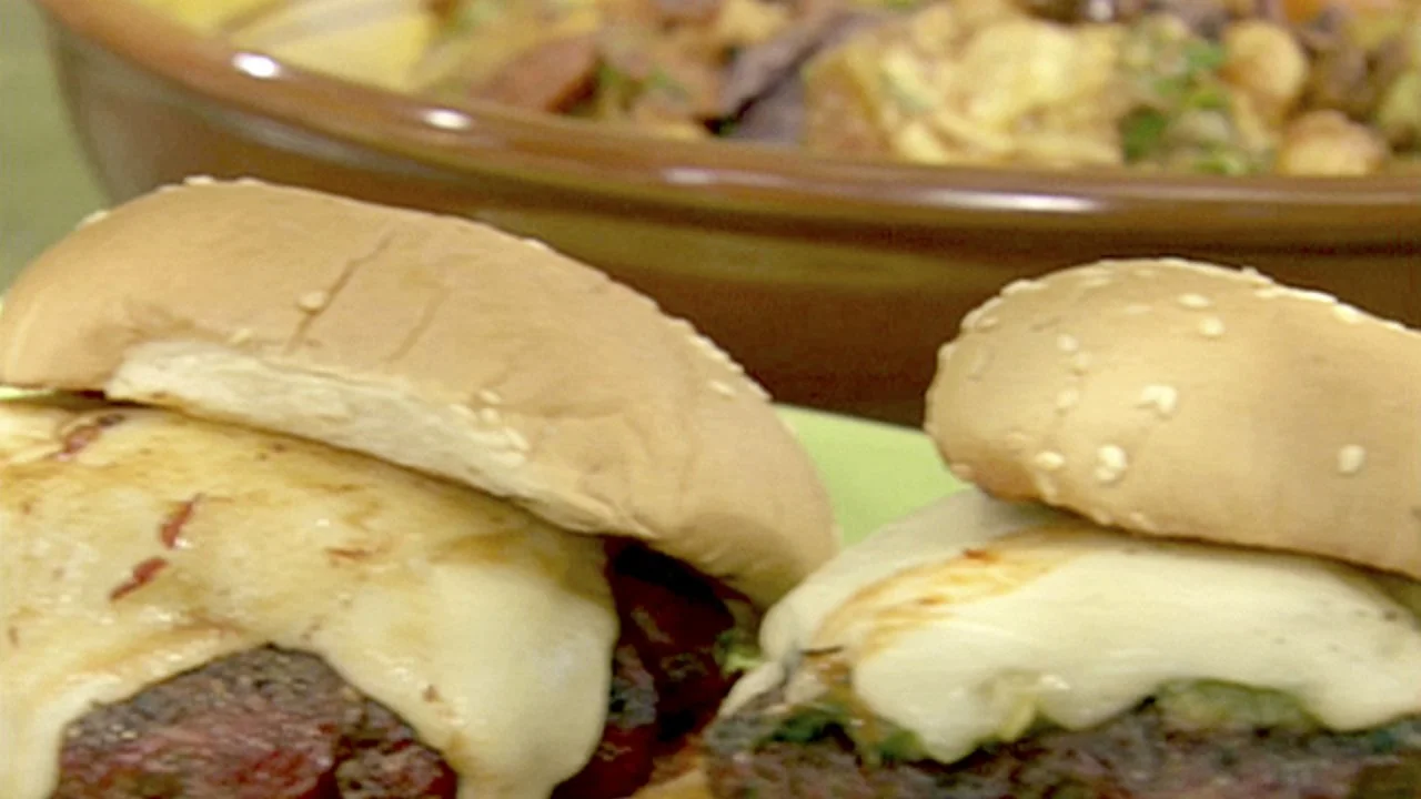 Green Chile Cheeseburgers