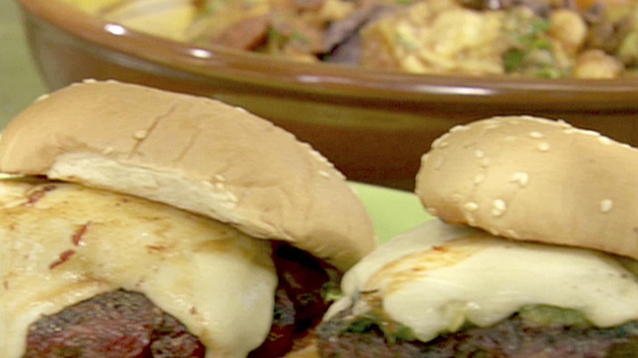 Green Chile Cheeseburgers