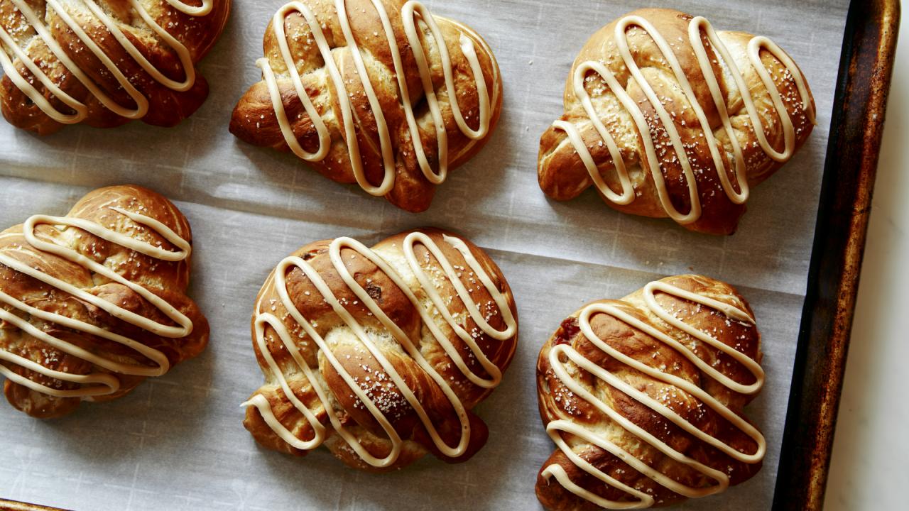 Caramel Apple Soft Pretzels