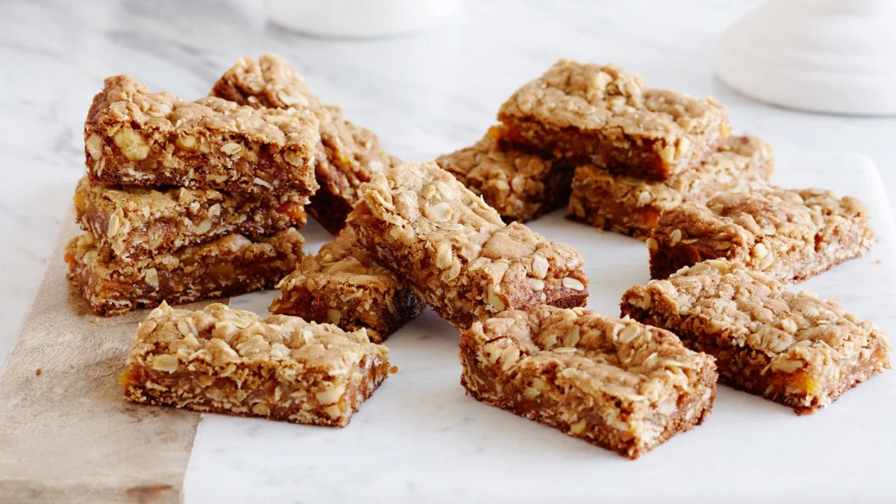 Nutty Apricot Oat Bars