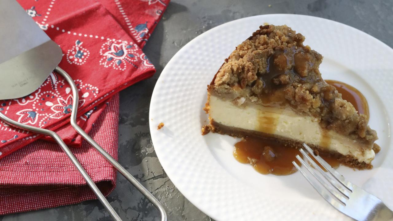 Big Apple Crumb Cheesecake