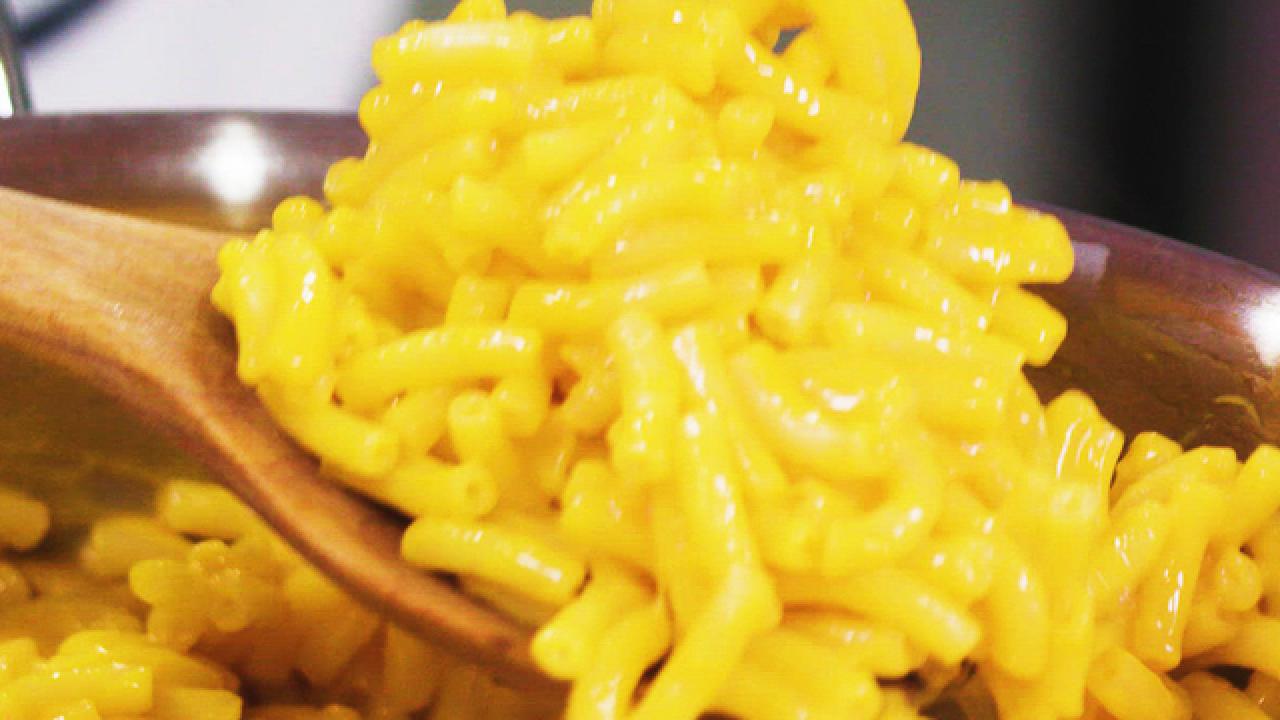 5 Hacks to Make Mac and Cheese Extra Creamy