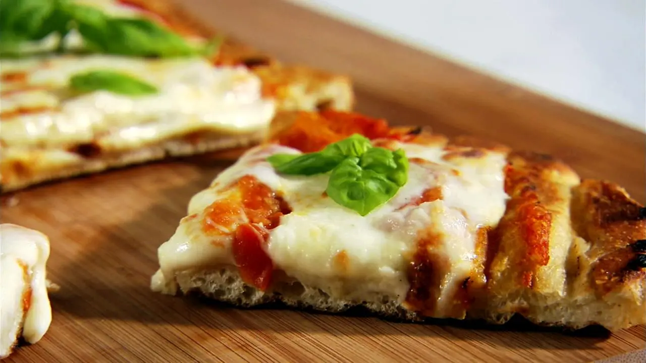 Grilled Margherita Pizza