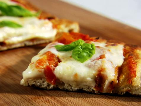 Round 2 Recipe - Grilled Margherita Pizza
