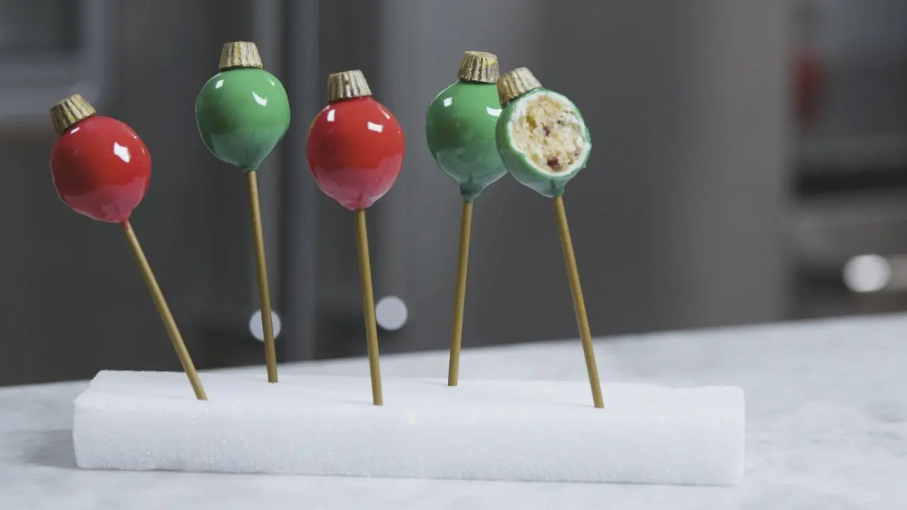 Extra Sweet: Holiday Ornament Cake Pops