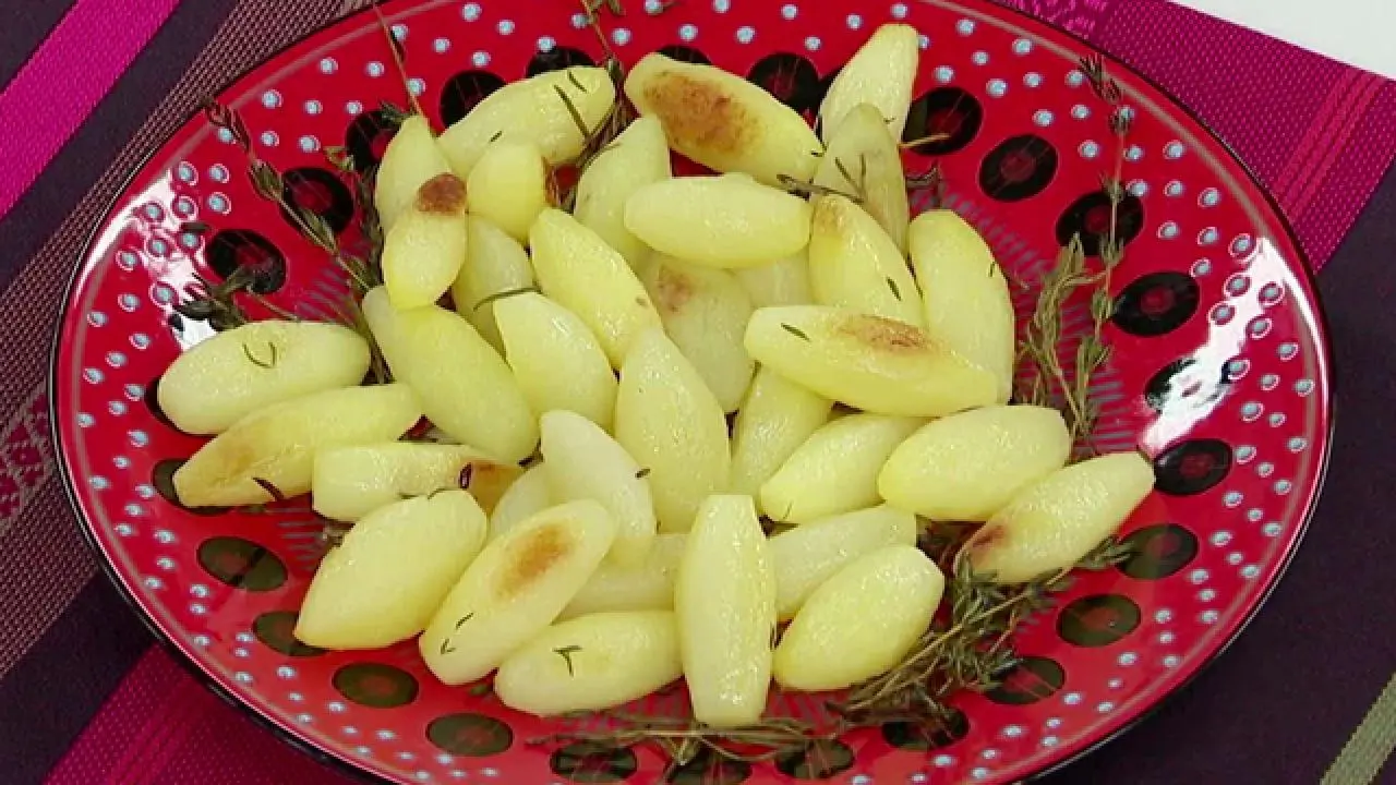 Sunny's Roasted Rosemary and Thyme Potatoes