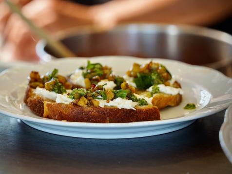 Bobby's Friggitelli Crostini