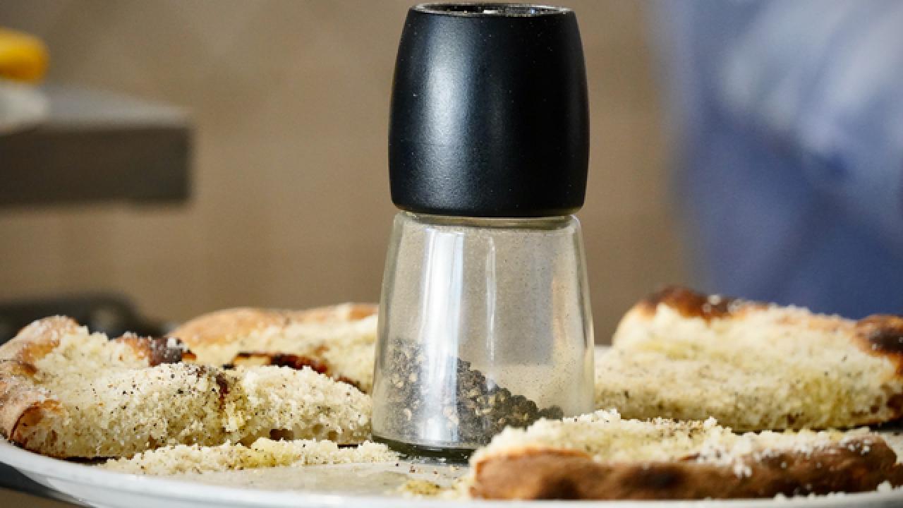 Cacio e Pepe Pizza
