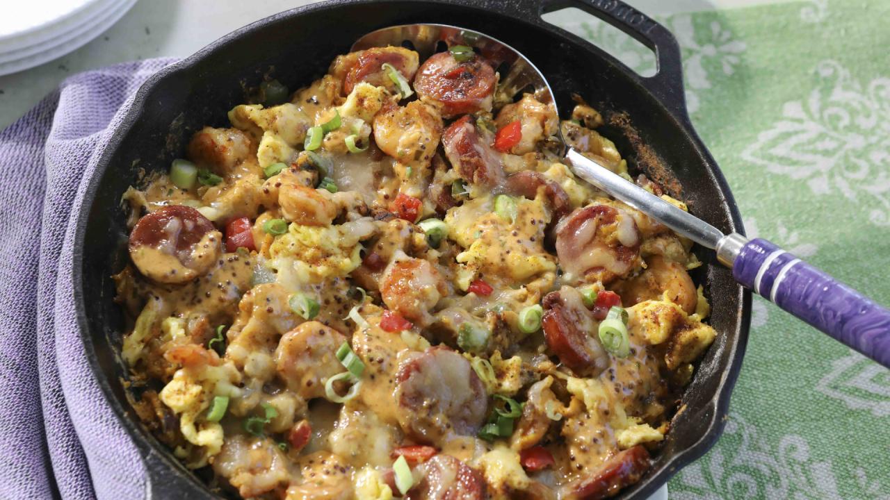 Cheesy Creole Breakfast Skillet