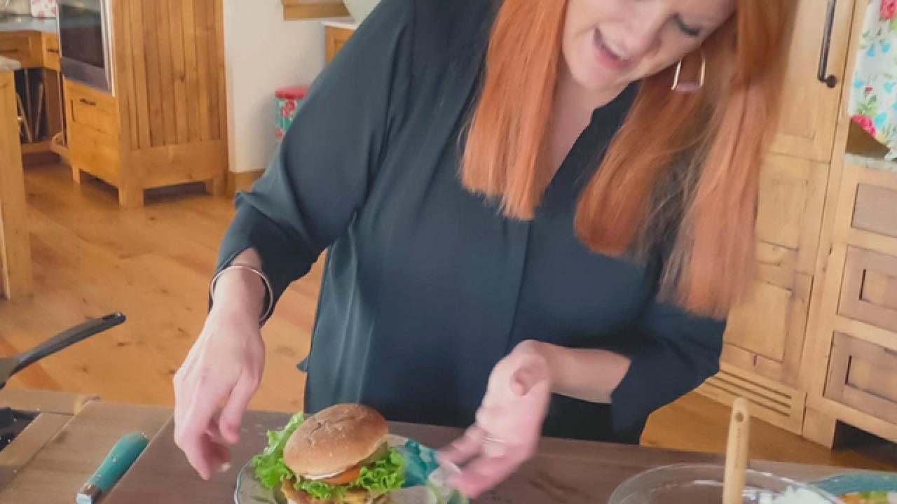 Ree's Salmon Burgers