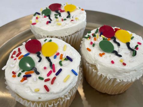 3 Ways to Decorate Cupcakes